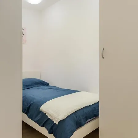 Jela Mozar Vila Medulin